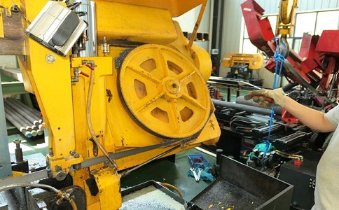 如何解决湾里卧式金属带锯床切削时出现的断带现象？